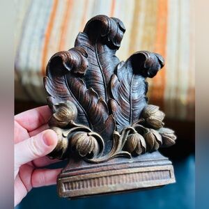 Vintage Brown Wood Feather Leaf Bookend